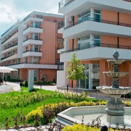 Grand Kamelia Sunny Апартамент *