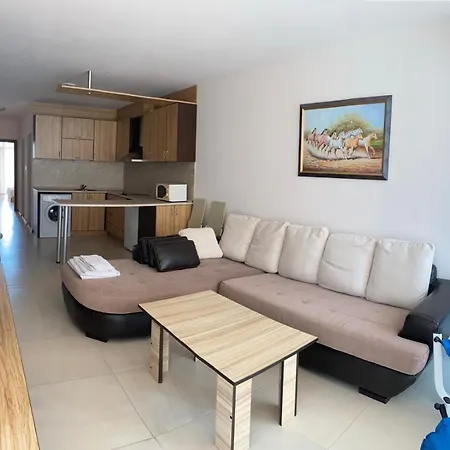 Grand Kamelia Sunny Апартамент *