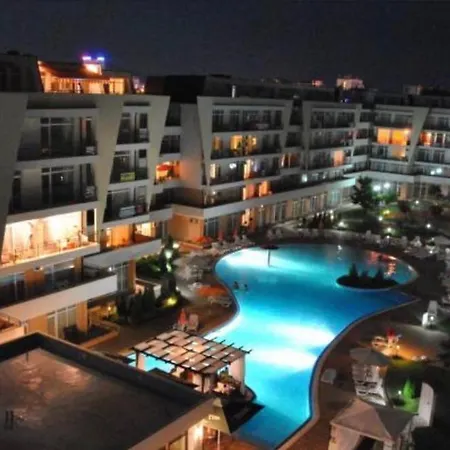 Grand Kamelia Sunny Apartment