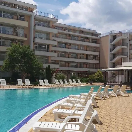 Grand Kamelia Sunny *
